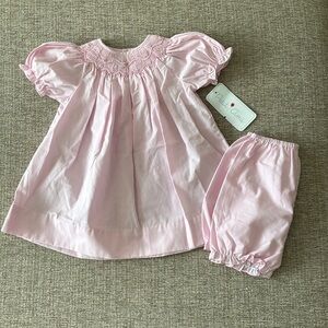 NWT. 2-piece set. Embroidery with pearls.